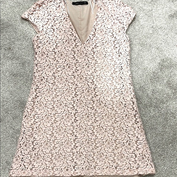 Zara Cream Sheath Dress with V-Neck Cap Sleeves - Picture 1 of 4